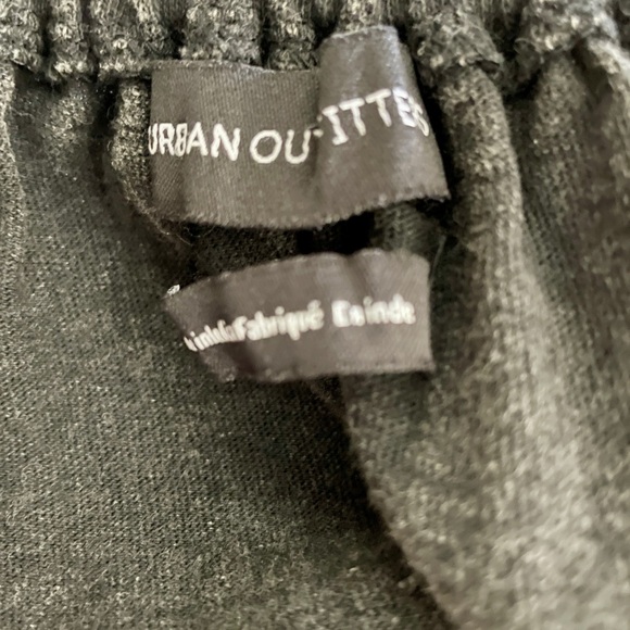 URBAN OUTFITTERS Off Shoulder Ruffle Sleeve Boho CROP TOP Size Large - Picture 10 of 15